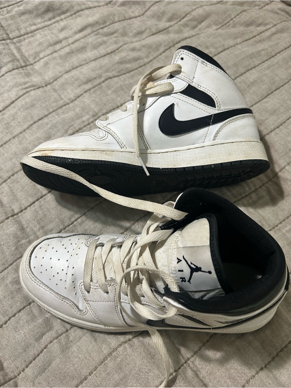 Nike Air Jordan 1 Mid 'Reverse Panda' (GS) - Wht/Blk - Sz 6Y (DQ8423-132)